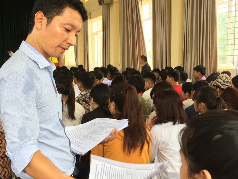 Trường Cao đẳng Bách Khoa trong phiên giao dịch việc làm lưu động tỉnh Hòa Bình 