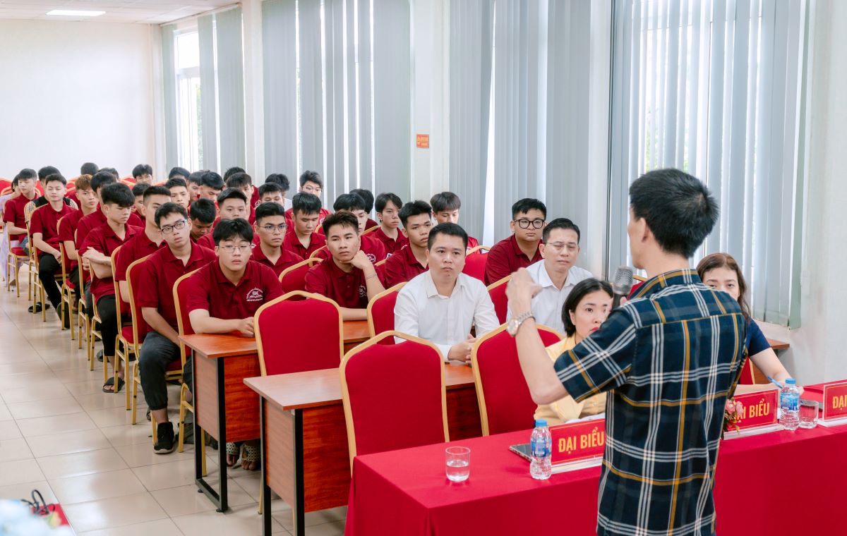 Ngành Tiếng Anh là gì? Ra trường làm gì?