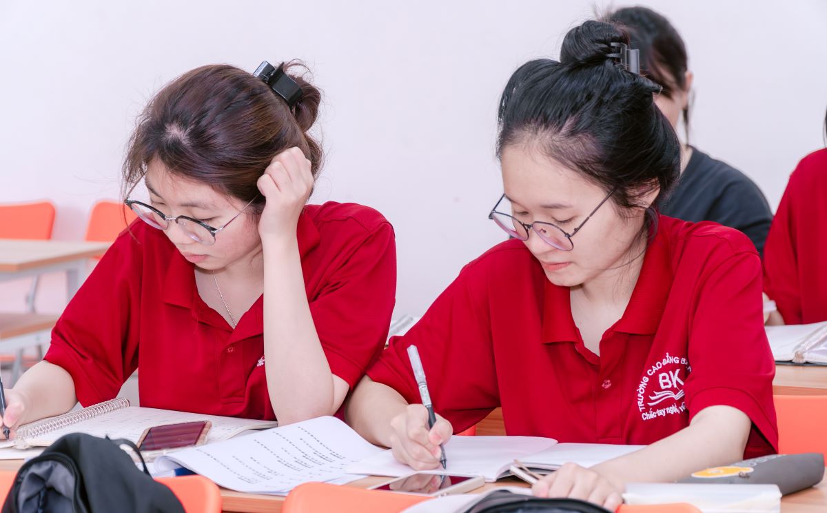 Ngành Tiếng Anh là gì? Ra trường làm gì?