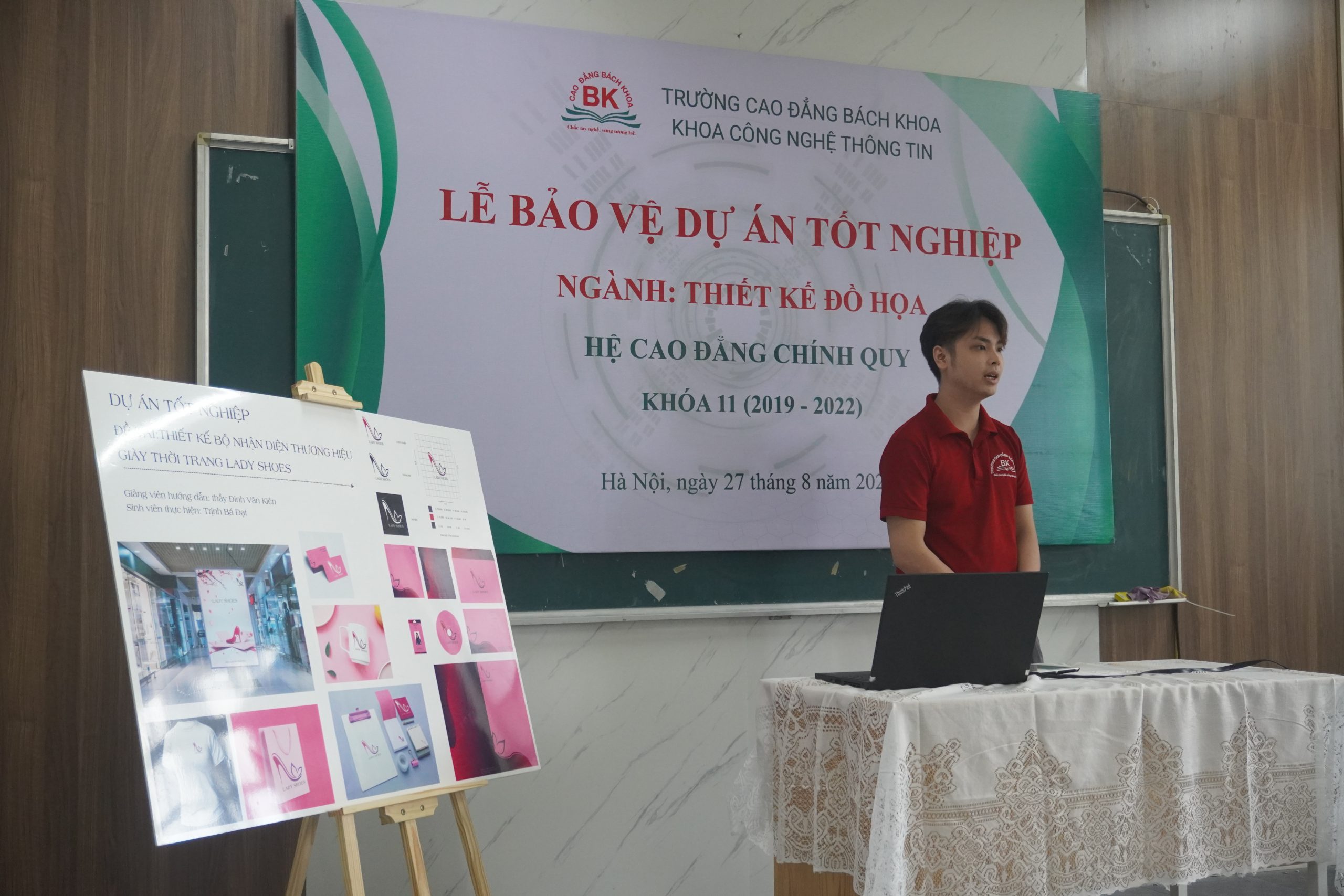 Sinh viên thiết kế đồ họa