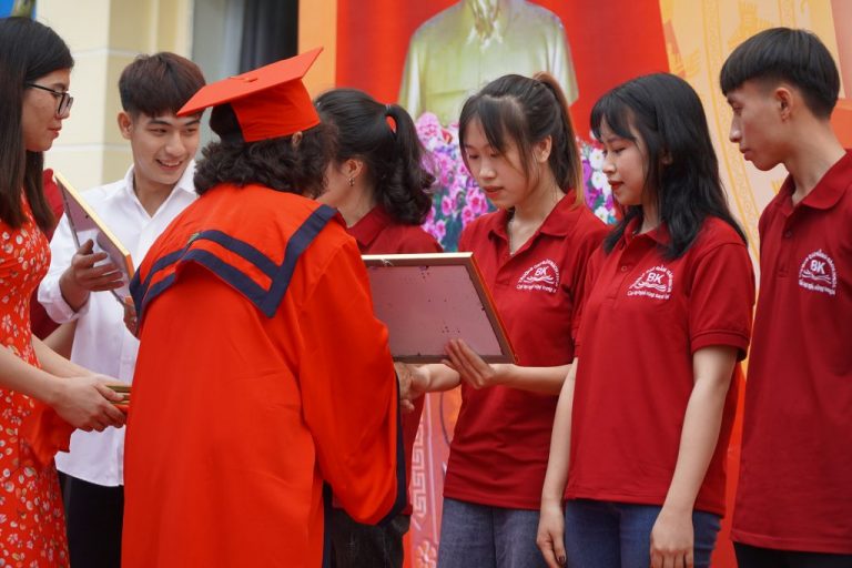 Sinh viên Nguyễn Thị Thanh Hoa - Ngành Thiết kế đồ họa đạt thành tích xuất sắc trong học tập