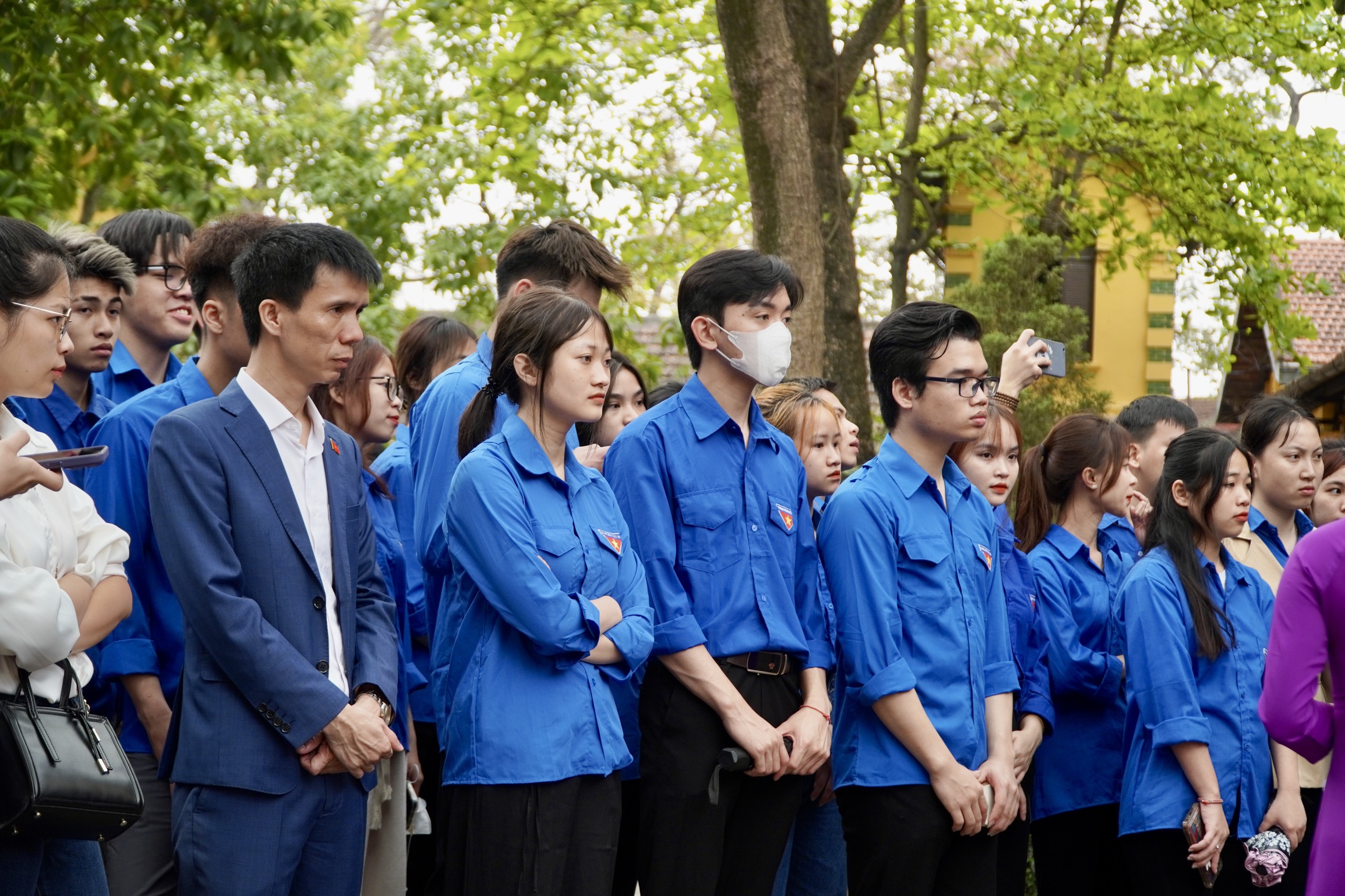 Sinh viên Cao đẳng Bách Khoa trải nghiệm Viếng lăng Bác và tham quan khu di tích Chủ tịch Hồ Chí Minh