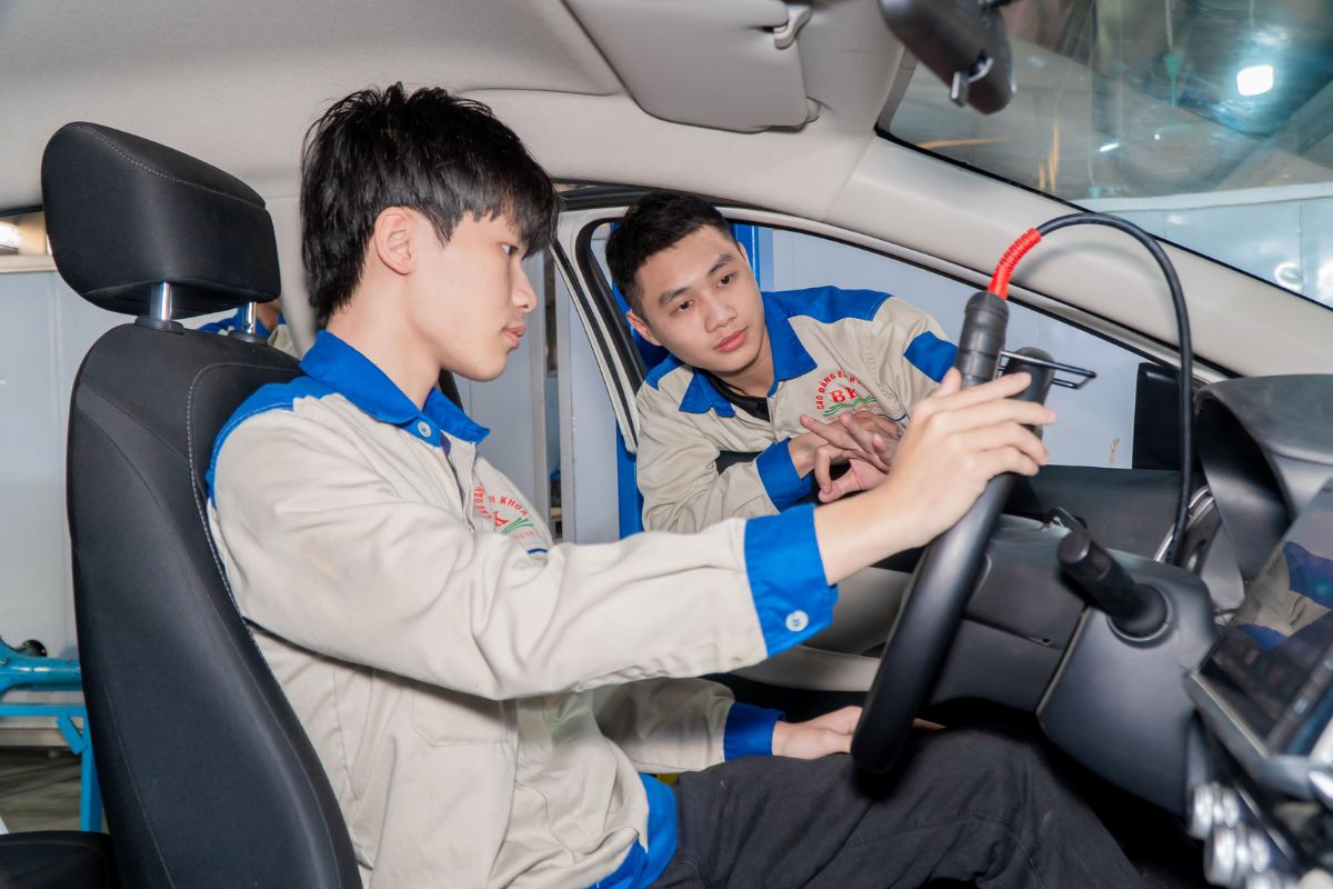 Nội dung chương trình đào tạo ngành Công nghệ ô tô