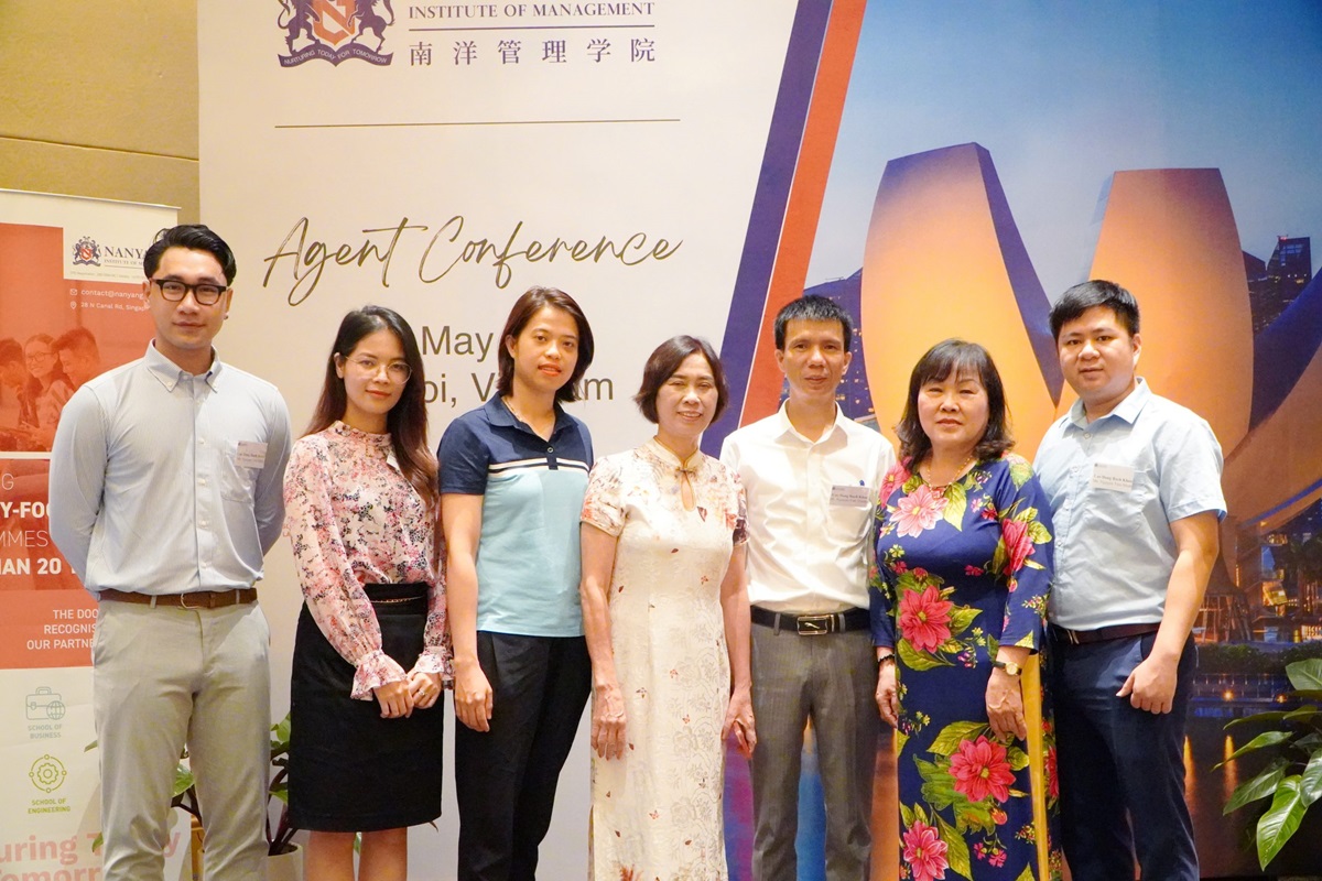 Trường Cao đẳng Bách Khoa ký kết hợp tác với học viện Quản lý Nanyang (Singapore)