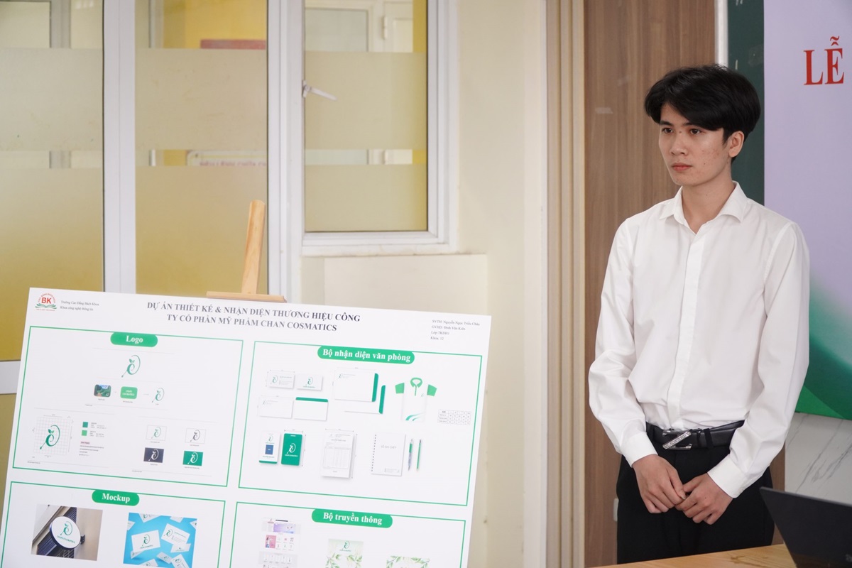 Thầy Đinh Văn Kiên - Chủ tịch Hội đồng Bảo vệ