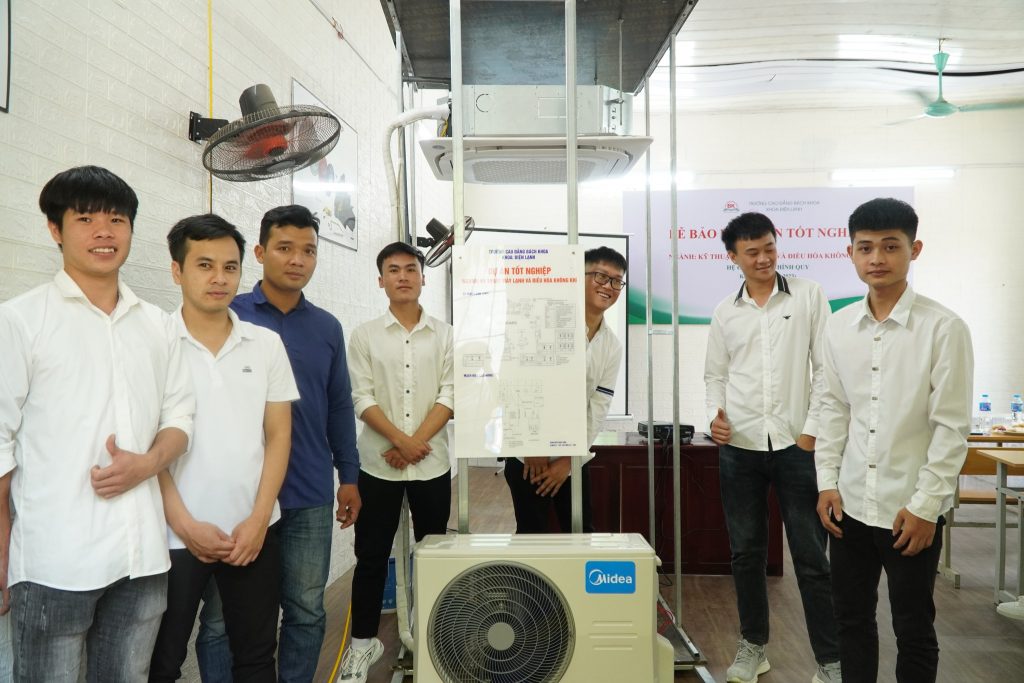 Mô hình Máy lạnh do sinh viên Cao đẳng Bách Khoa thực hiện 