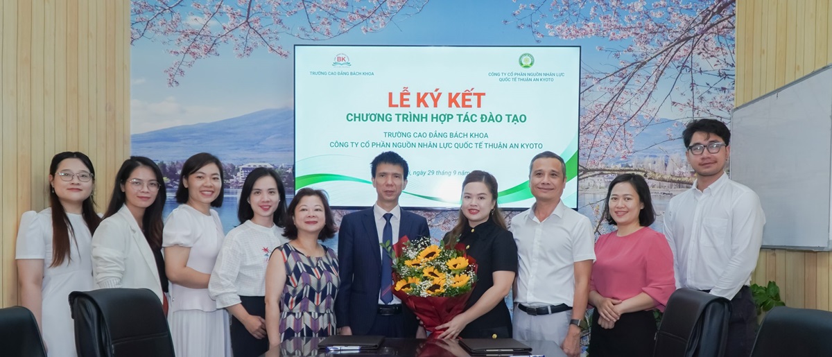 Buổi lễ ký kết chương trình hợp tác đào tạo trường Cao đẳng Bách Khoa và Công ty cổ phần nguồn nhân lực quốc tế Thuận An Kyoto.