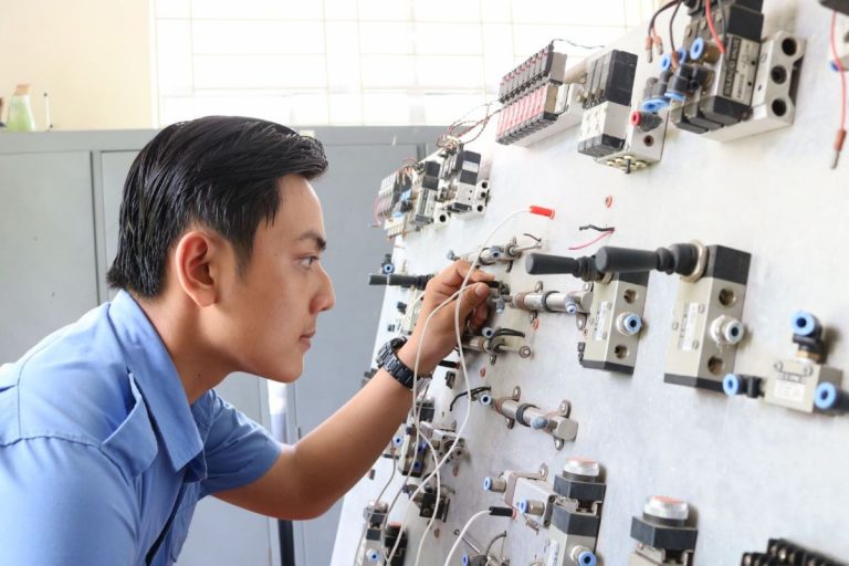 Mã ngành Công nghệ Kỹ thuật Điện - Điện tử