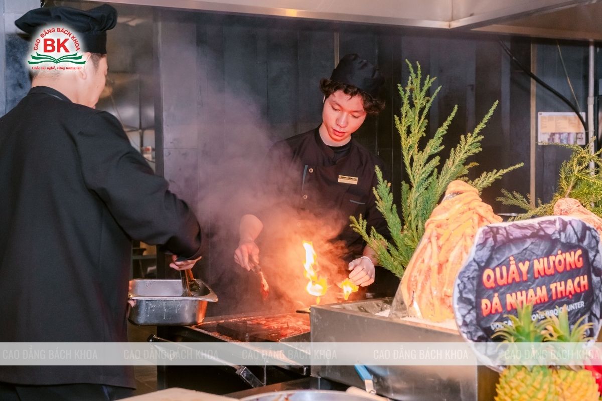 Học ngành Kỹ thuật chế biến món ăn ra trường làm nghề gì? Học ngành Kỹ thuật chế biến món ăn ra trường làm nghề gì?