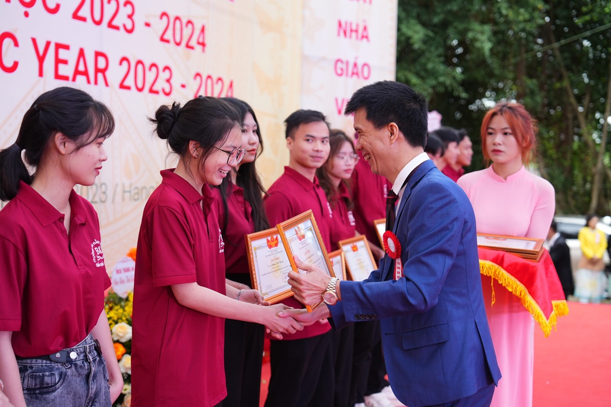 Lễ khai giảng chào mừng năm học