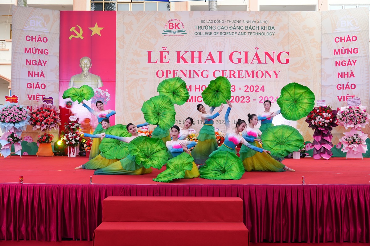 Lễ khai giảng chào mừng năm học