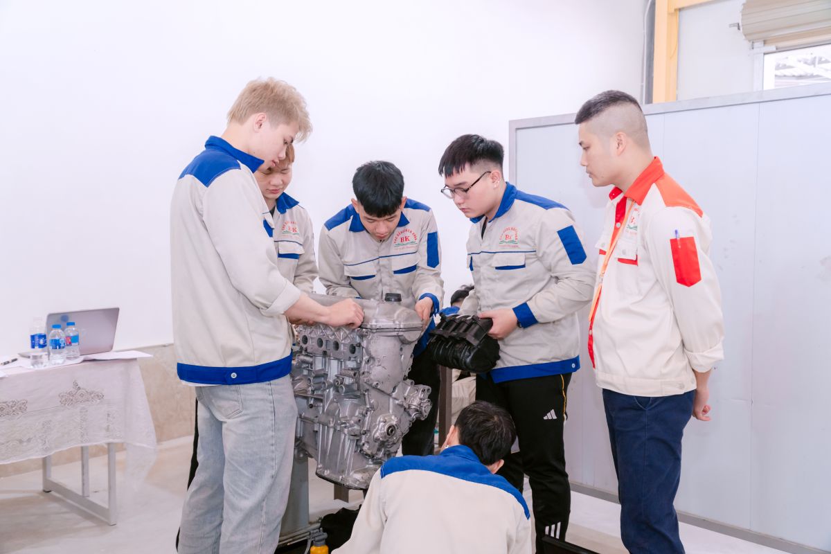 Ngành Công nghệ Ô tô thi khối nào?
