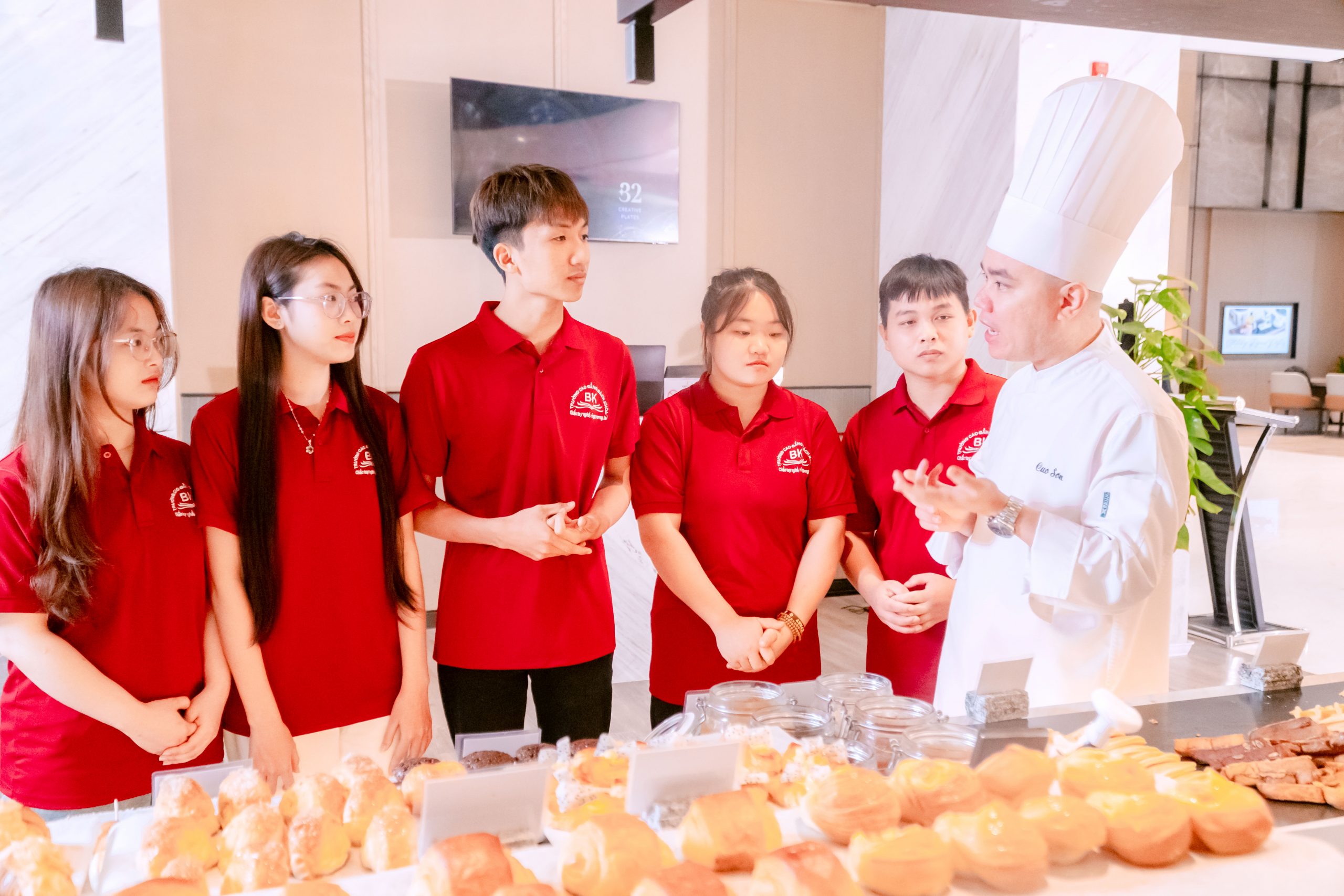 Sinh viên Cao đẳng Bách Khoa được đào tạo tại doanh nghiệp