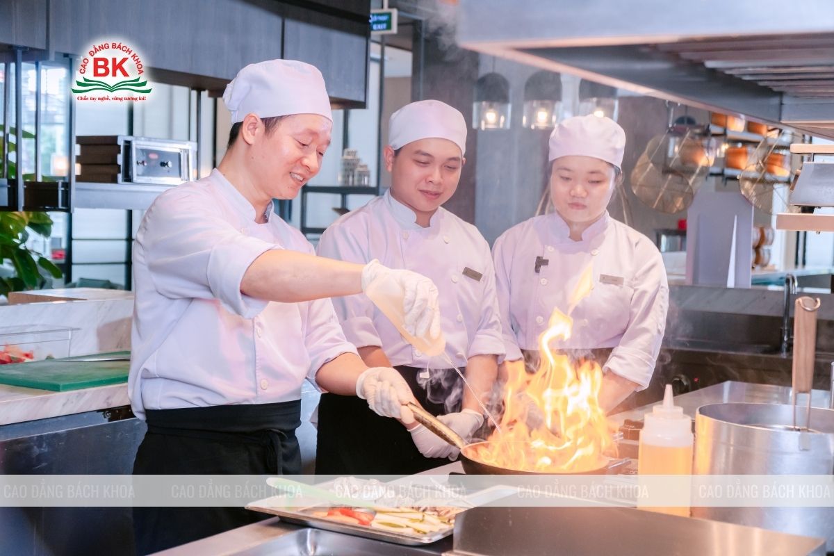 Lương ngành Kỹ thuật chế biến món ăn