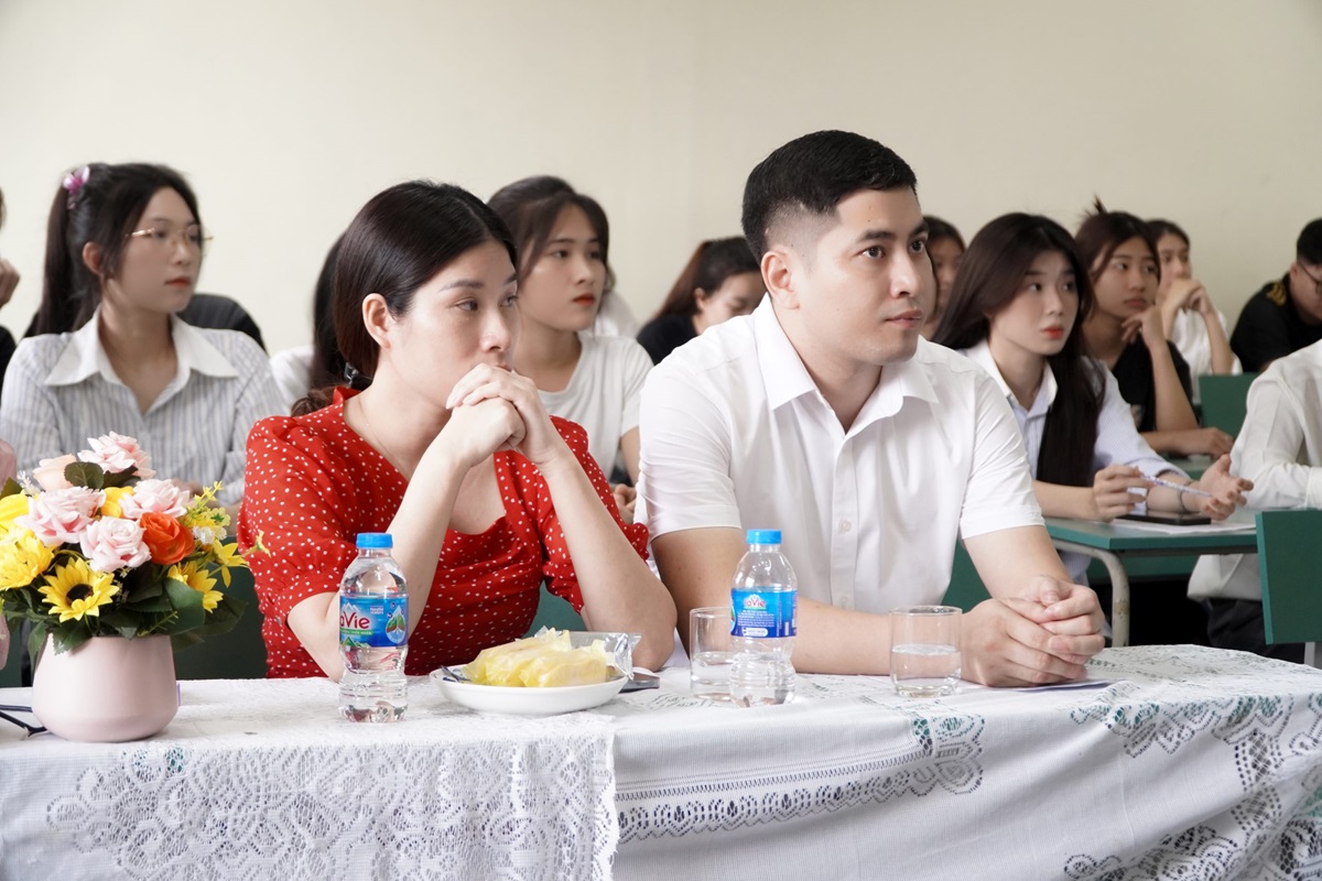 một số hình ảnh trong buổi lễ trao giải