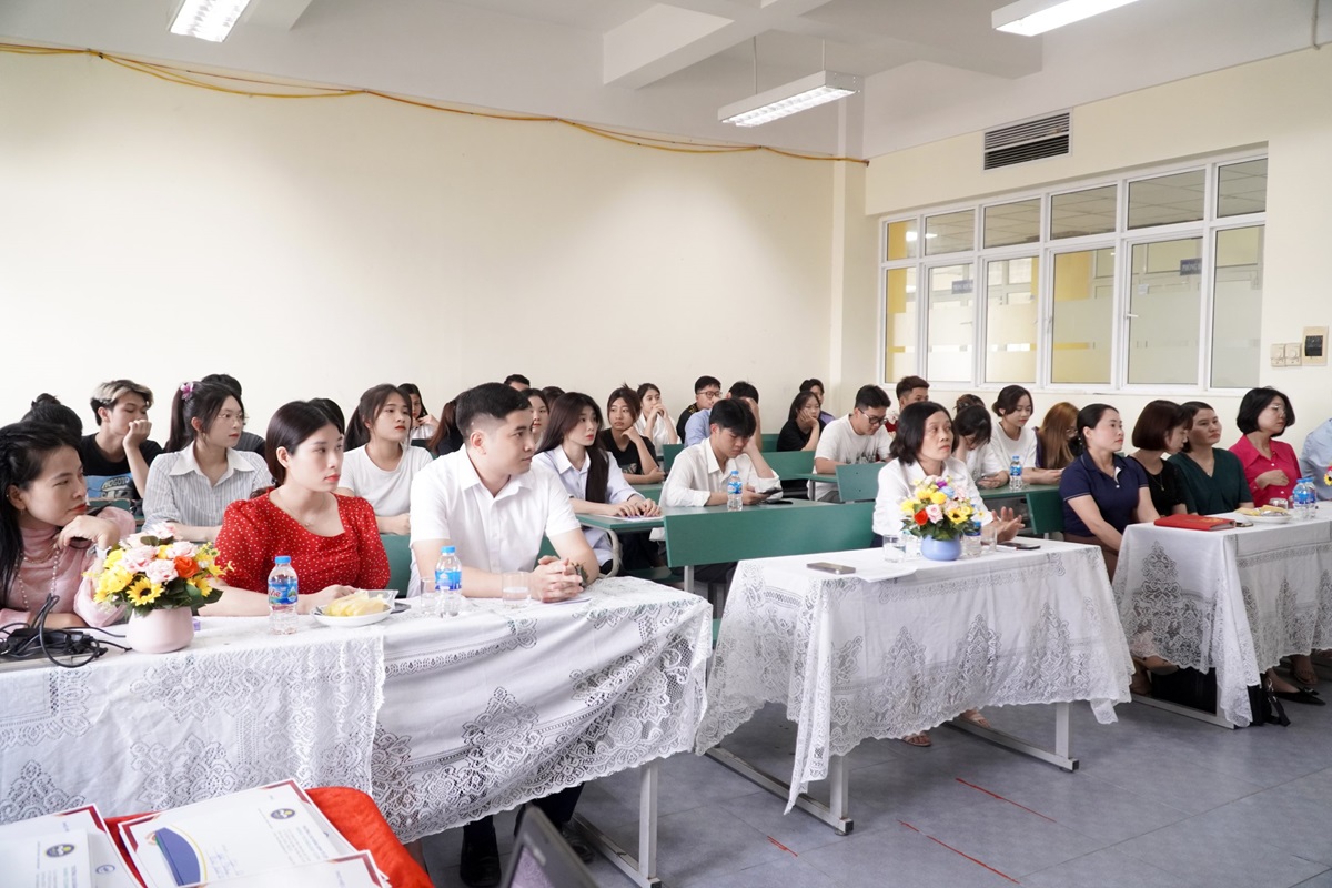 một số hình ảnh trong buổi lễ trao giải