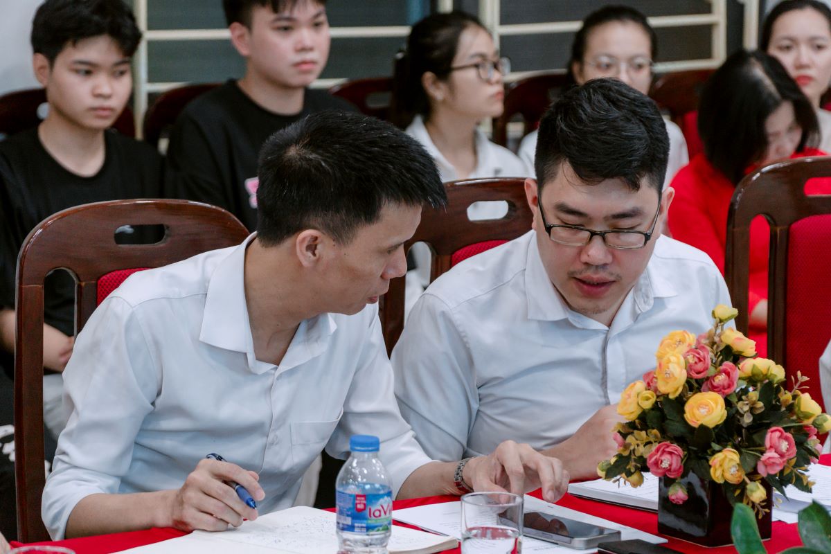 ThS. Nguyễn Văn Trường - Chủ tịch HĐQT, Phó Hiệu trưởng Trường Cao đẳng Bách Khoa phát biểu tại buổi lễ