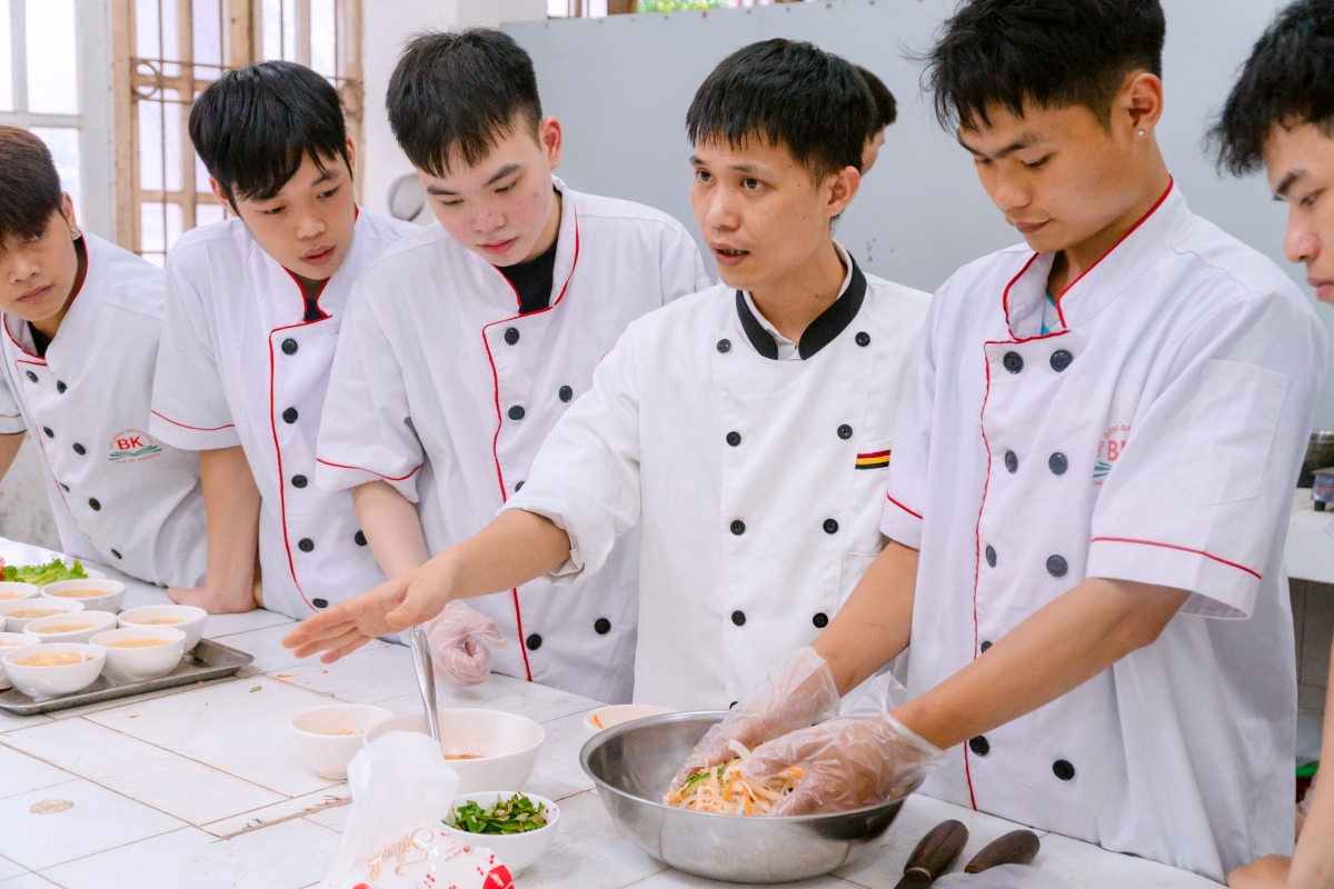 kỹ thuật chế biến món ăn thi khối nào