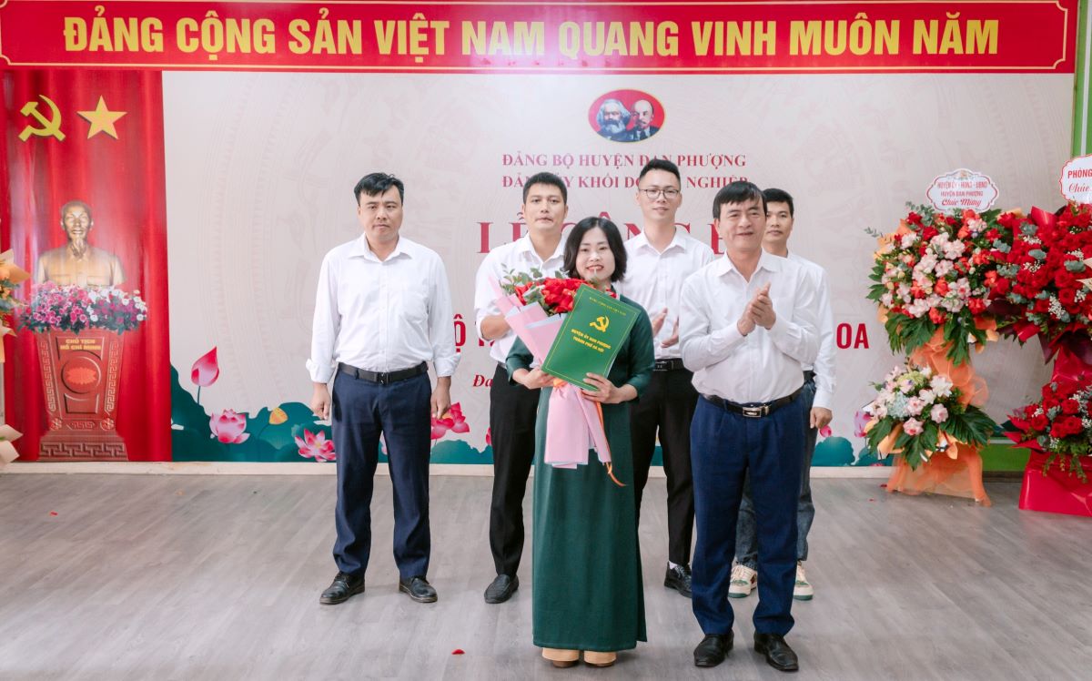 Lễ thành lập và ra mắt Chi bộ Đảng Trường Cao đẳng Bách Khoa