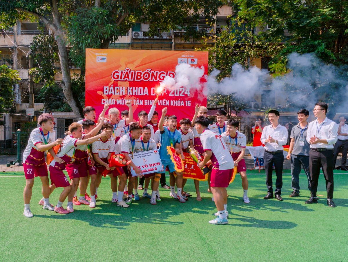 Sinh viên ngành Lập trình máy tính cháy hết mình với các hoạt động ngoại khóa Sinh viên ngành Lập trình máy tính cháy hết mình với các hoạt động ngoại khóa