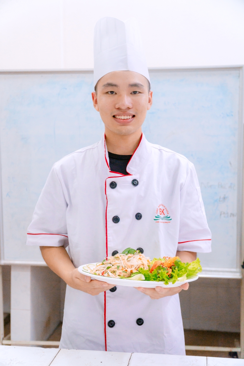 Nam sinh Trường Cao đẳng Bách Khoa