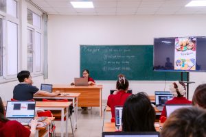 Sinh viên ngành Thương mại điện tử trường Cao đẳng Bách Khoa ứng dụng AI thiết kế website bán hàng-8