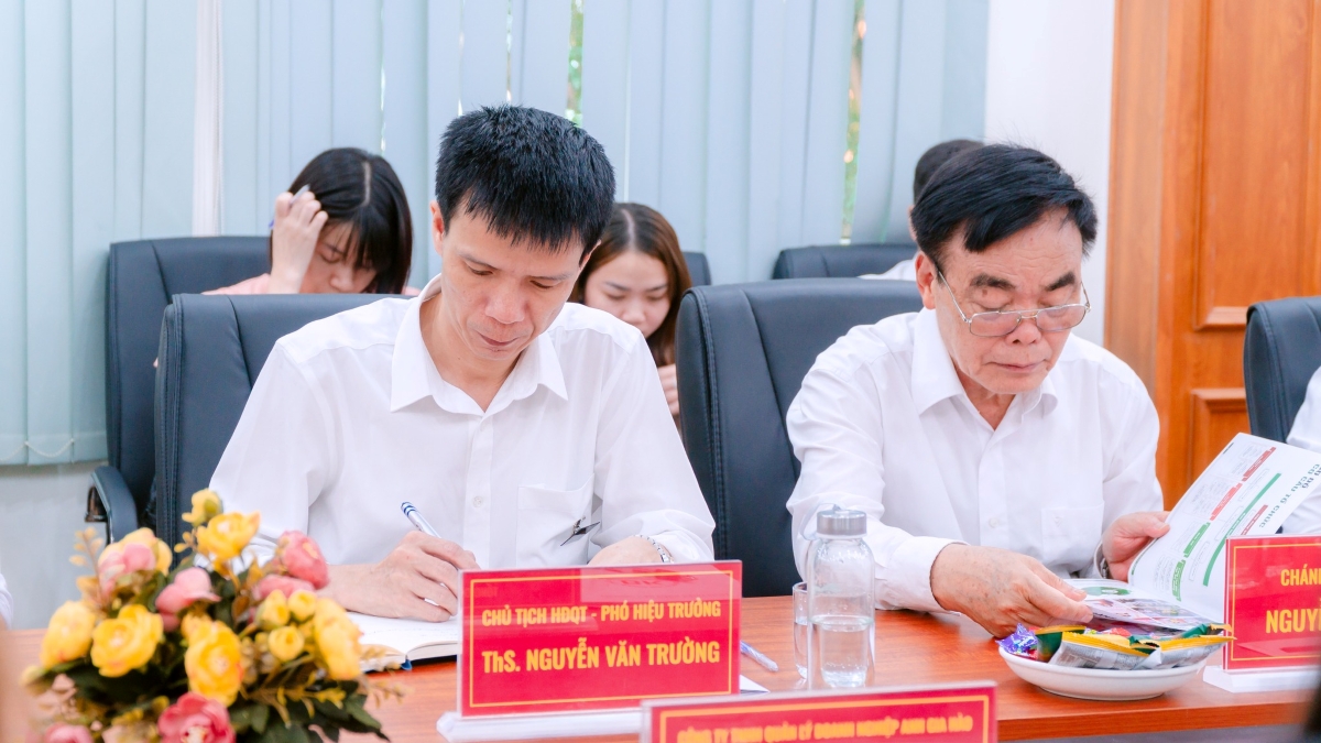 Lễ ký kết MOU giữa Trường Cao đẳng Bách Khoa và Công ty TNHH Quản lý Doanh nghiệp Anh Gia Hào-1