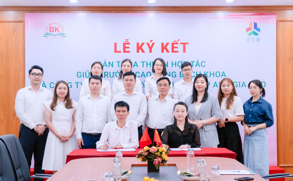 Lễ ký kết MOU giữa Trường Cao đẳng Bách Khoa và Công ty TNHH Quản lý Doanh nghiệp Anh Gia Hào-4