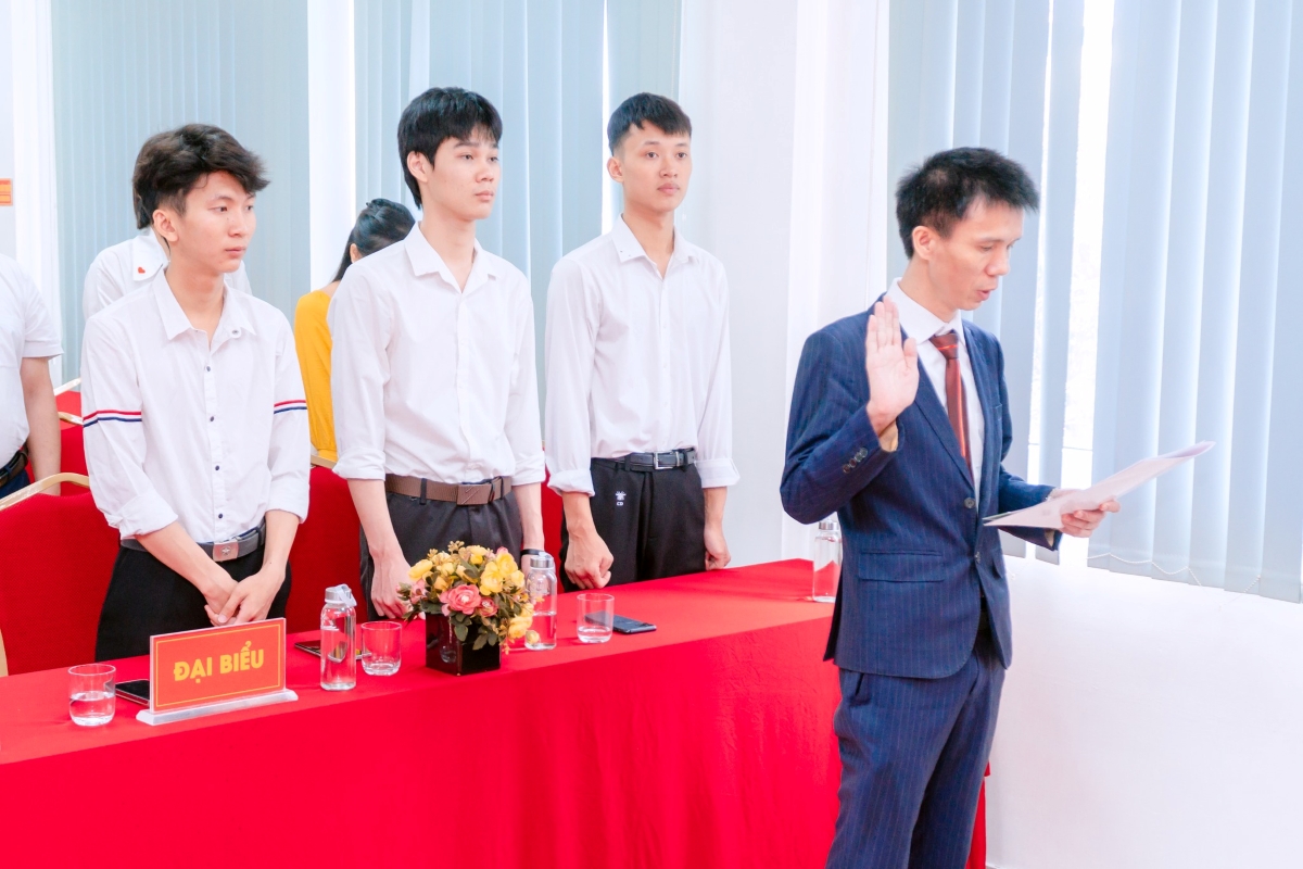 Trường cao đẳng Bách Khoa-1