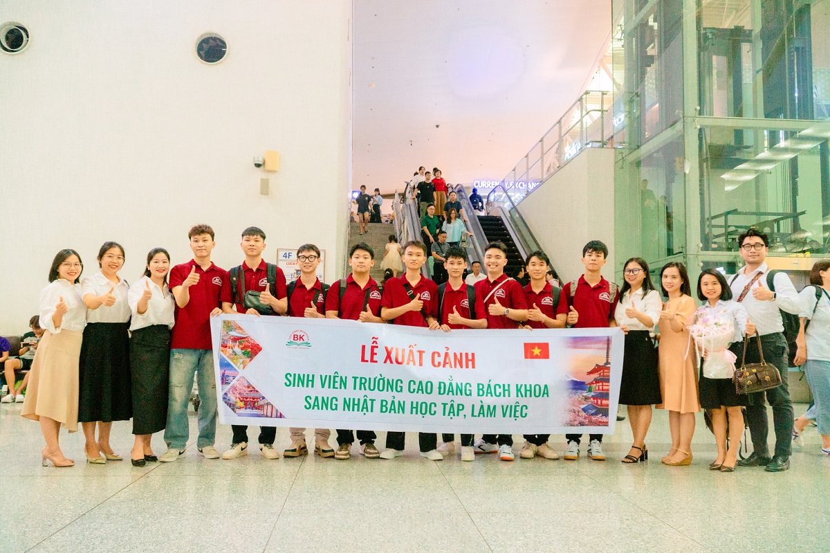 Lễ xuất cảnh sinh viên chương trình Internship Nhật Bản – Trường Cao đẳng Bách Khoa đợt xuất cảnh tháng 07/2025