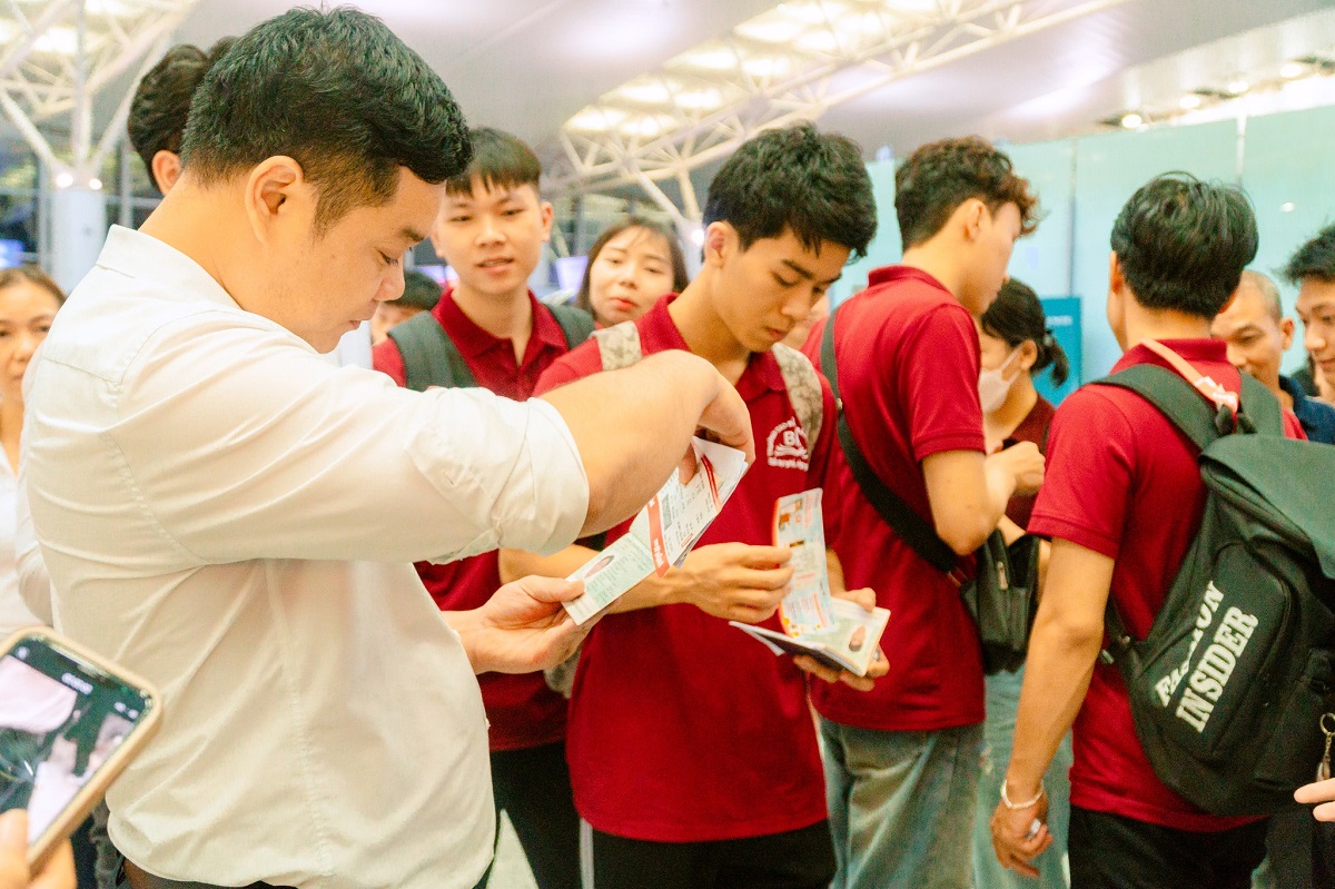 Buổi tiễn bay sinh viên chương trình Internship Nhật Bản - Trường Cao đẳng Bách Khoa đợt xuất cảnh tháng 072025