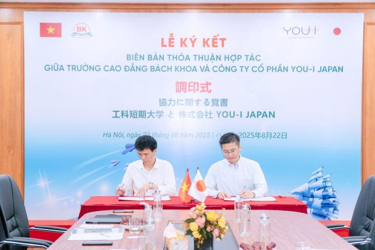 Đại diện 2 bên ký biên bản ghi nhớ