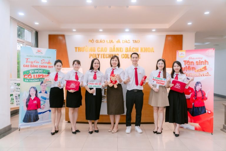 Đội ngũ tư vấn tuyển sinh của Trường Cao đẳng Bách Khoa