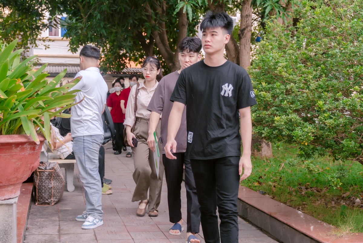 Sinh viên k17 cao đẳng Bách Khoa ngày đầu đi học-2