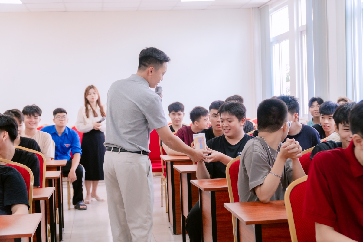Trường Cao đẳng Bách Khoa tổ chức workshop tập huấn thực tập tại Goertek-10