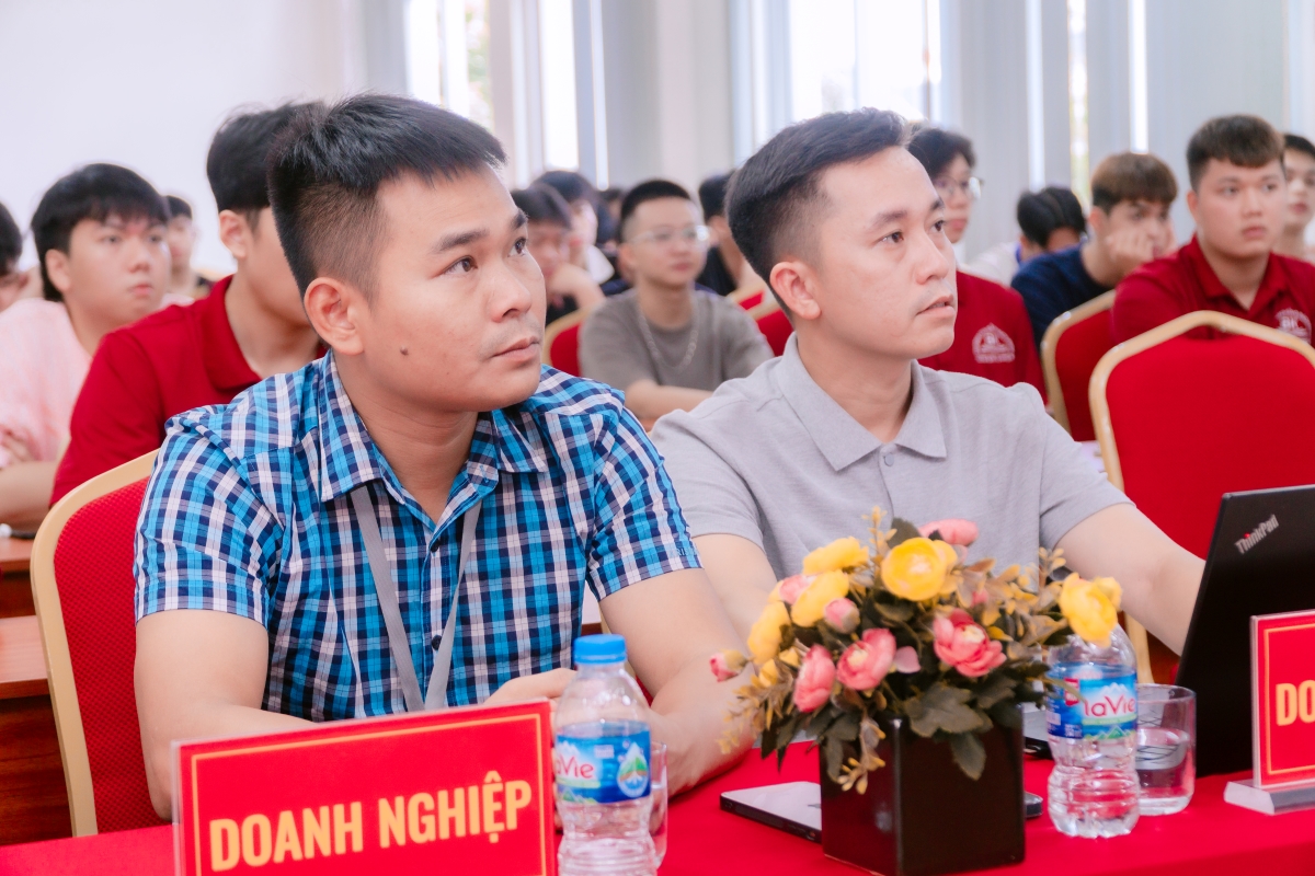 Trường Cao đẳng Bách Khoa tổ chức workshop tập huấn thực tập tại Goertek-2