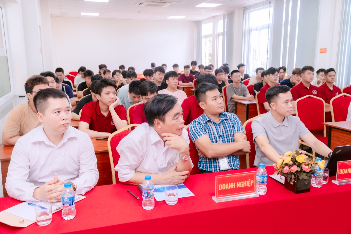 Trường Cao đẳng Bách Khoa tổ chức workshop tập huấn thực tập tại Goertek-4