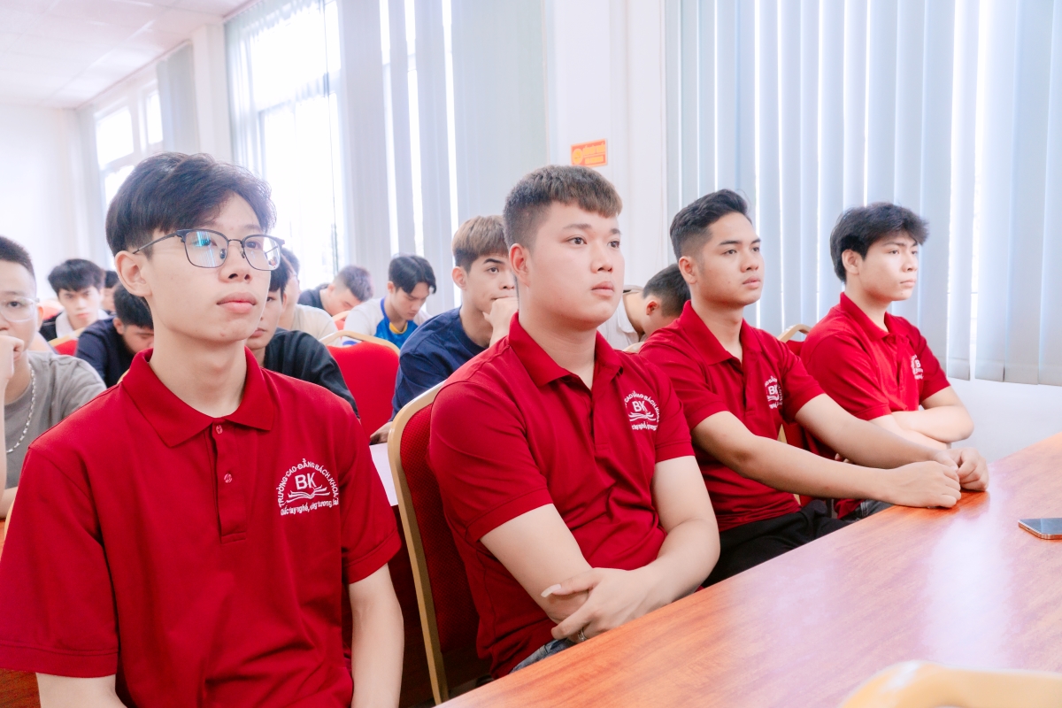 Trường Cao đẳng Bách Khoa tổ chức workshop tập huấn thực tập tại Goertek-7