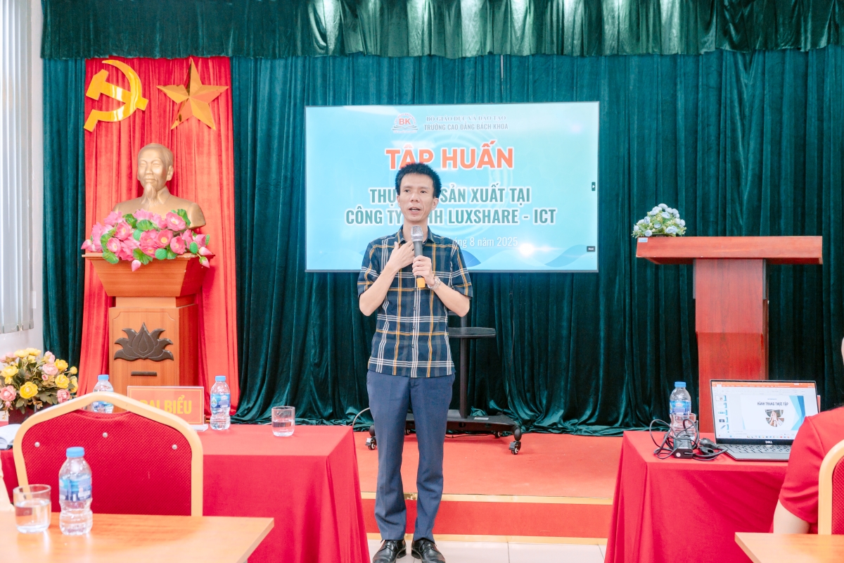 ThS. Nguyễn Văn Trường – Chủ tịch HĐQT, Phó Hiệu trưởng trường Cao đẳng Bách Khoa phát biểu tại chương trình