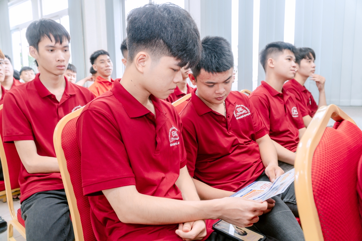 Trường Cao đẳng Bách Khoa tổ chức workshop tập huấn thực tập tại Luxshare-8