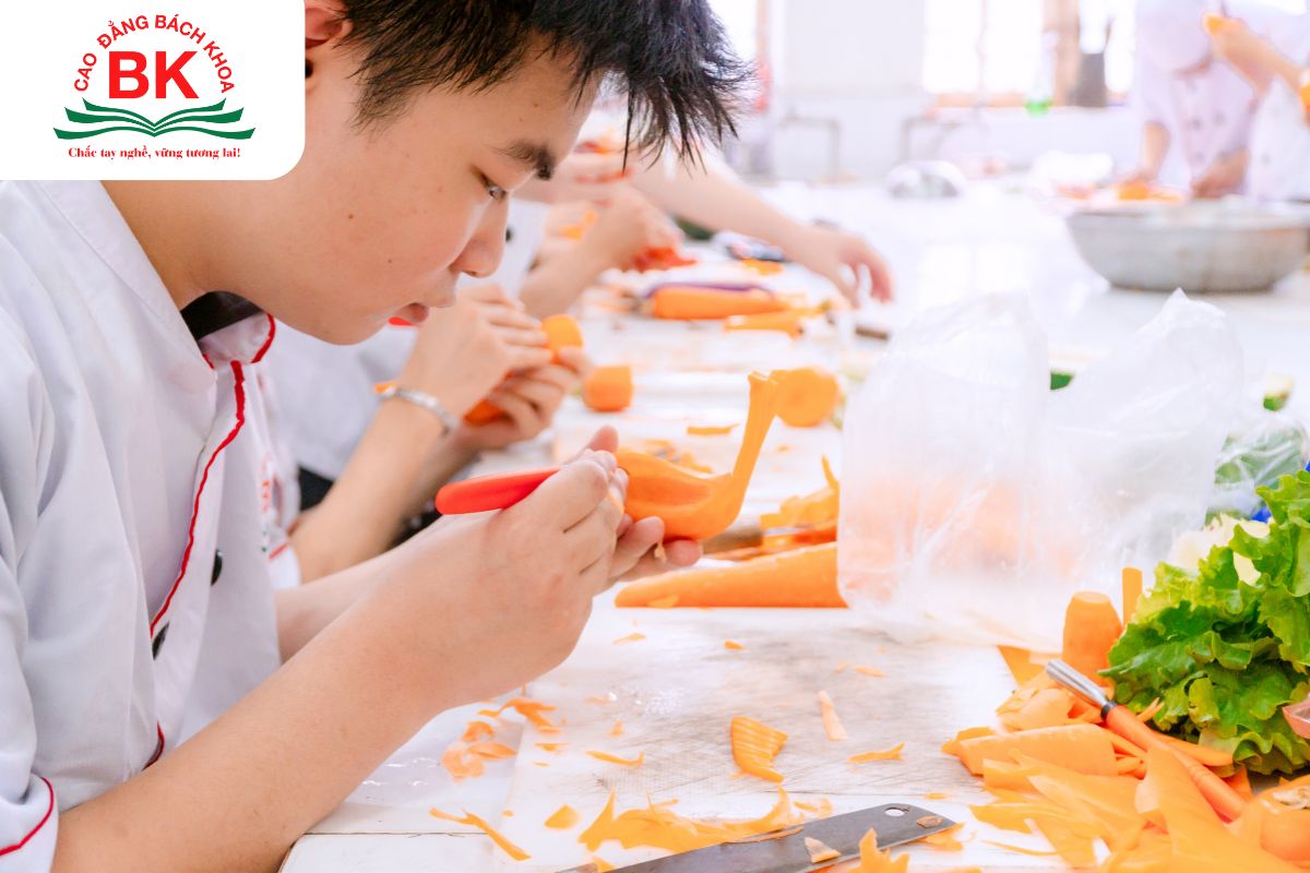 Nấu ăn là ngành đòi hỏi sự kiên nhẫn của người học