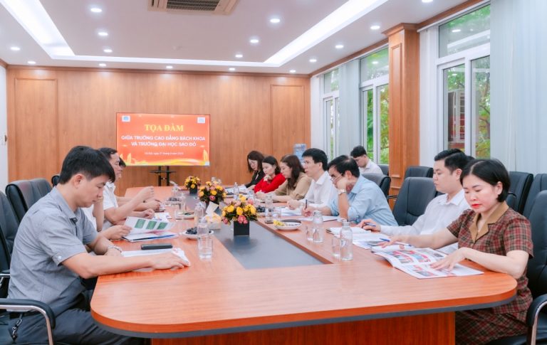 Hai bên trao đổi thảo luận