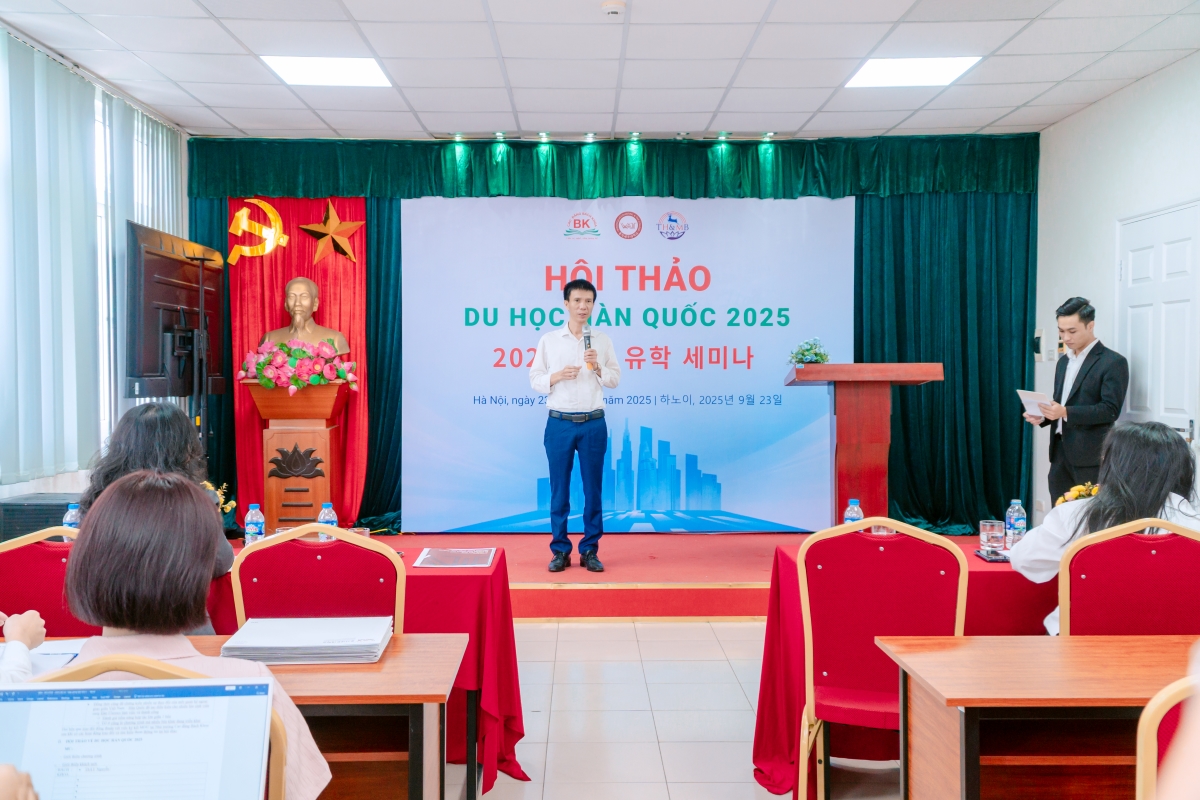 ThS Nguyễn Văn Trường – Chủ tịch HĐQT, Phó Hiệu trưởng Trường Cao đẳng Bách Khoa phát biểu tại hội thảo