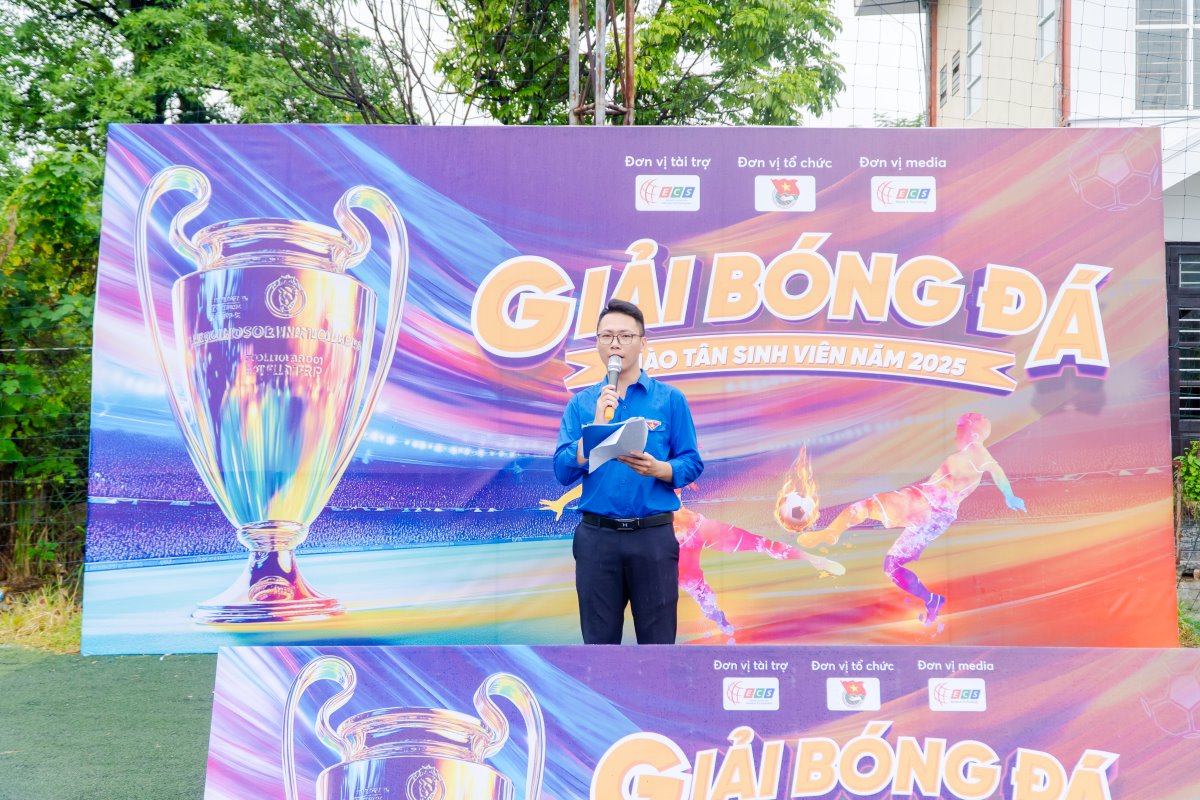 Lễ khai mạc giải bóng đá tân sinh viên Cao đẳng Bách Khoa 2025