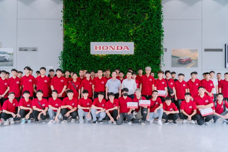 Sinh viên K17 cao đẳng Bách Khoa thực tập tại Honda Việt Nam