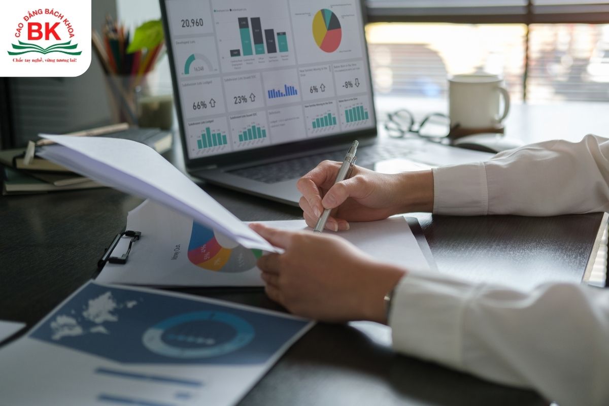 Nắm vững B01 gồm những môn nào? Cơ hội học ngành Quản trị doanh nghiệp