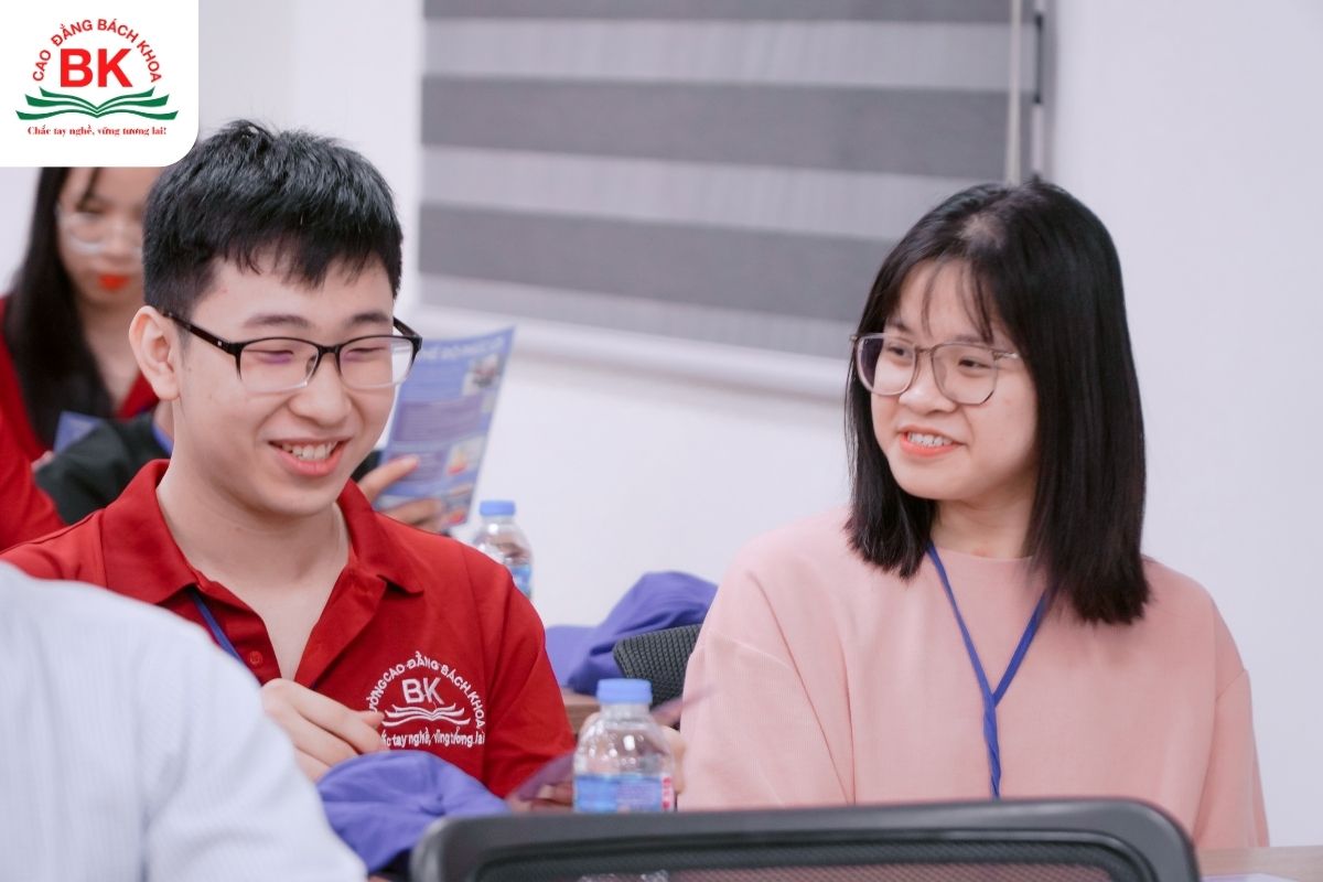 Sinh viên Khoa Máy tính và CNTT tại Cao đẳng Bách Khoa đi trải nghiệm doanh nghiệp tại Hải Dương