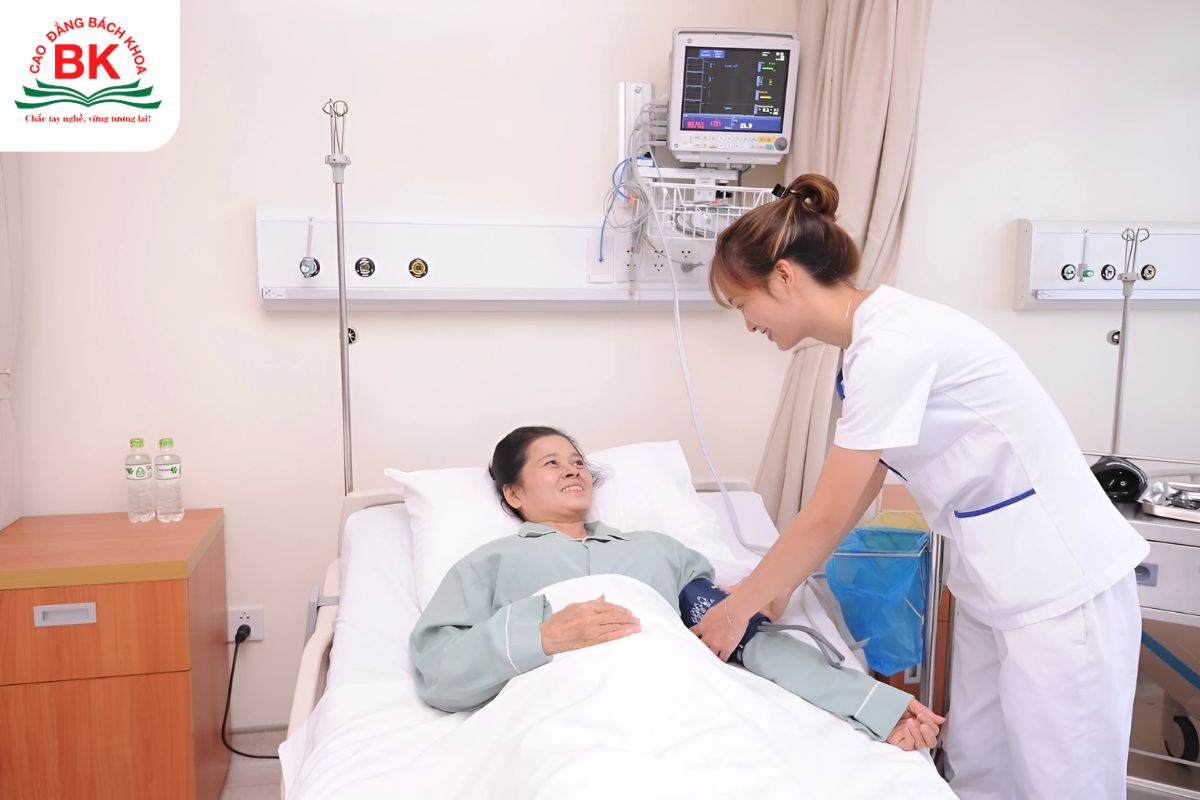 Cơ hội trong nhóm ngành sức khỏe cho khối thi B04