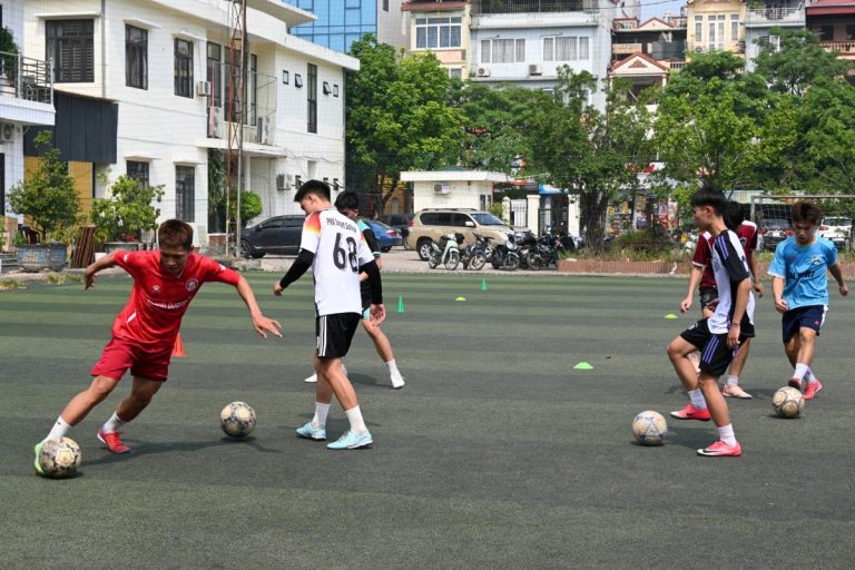 Đội bóng luyện tập