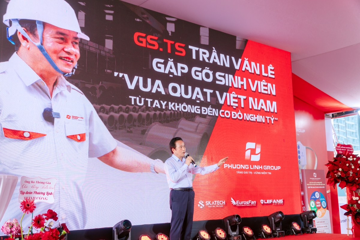 sinh viên ngành điện lanh cao đẳng Bách Khoa tham gia triển lãm quốc tế-2